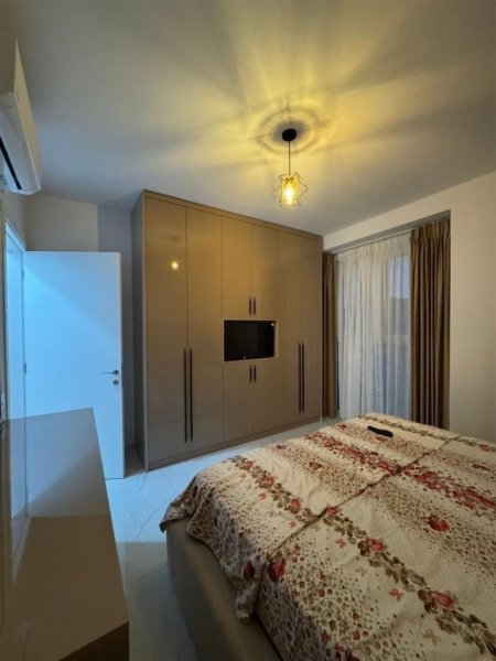 Tirane, jepet me qera apartament 1+1 Kati 8, 63 m² 550 € (astir)
