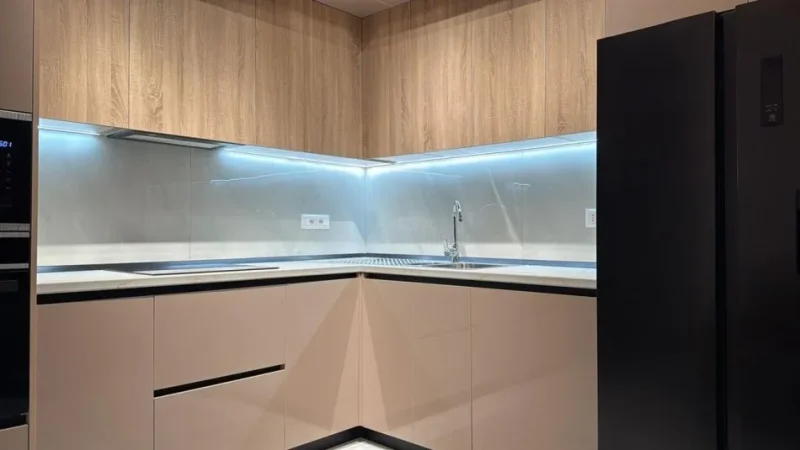 Tirane, jepet me qera apartament 1+1 Kati 8, 63 m² 550 € (astir)