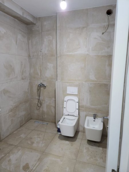 Tirane, jepet me qera apartament 2+1+Ballkon , 111 m² 500 € (rruga vore)