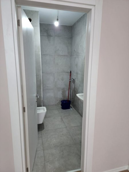 Tirane, jepet me qera apartament 2+1+Ballkon , 111 m² 500 € (rruga vore)