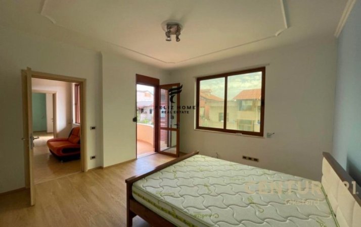 Tirane, jepet me qera 3 Katshe , 254 m² 1.200 € (KODRA E PRIFTIT)