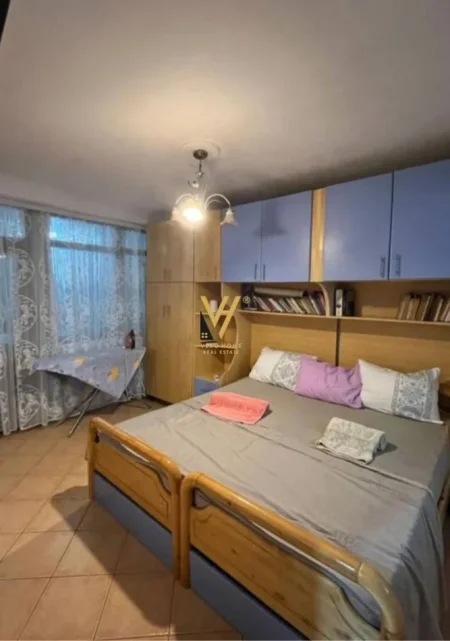 Tirane, jepet me qera apartament 2+1+Ballkon Kati 2, 80 m² 700 € (RRUGA NAIM FRASHERI)