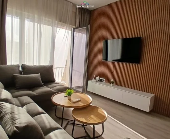 Tirane, jepet me qera apartament 2+1+Ballkon Kati 4, 76 m² 1.000 € (Zogu i Zi)