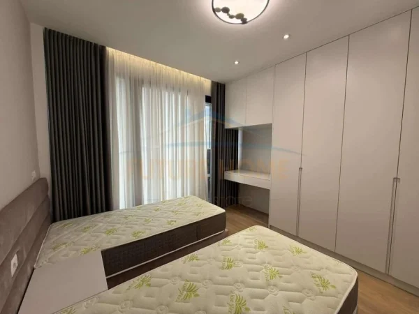 Tirane, jepet me qera apartament 2+1+Ballkon+Post Parkimi  Kati 3, 110 m² 900 € (BULEVARDI RI)   UNA59342