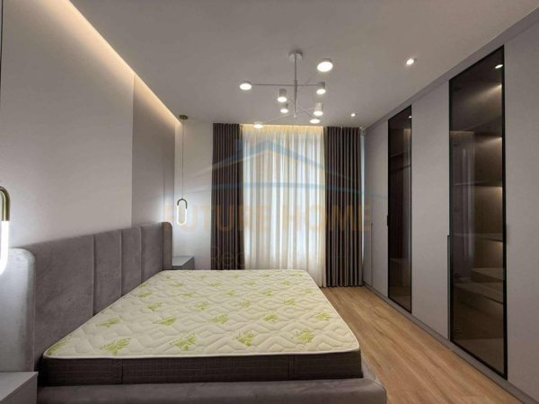 Tirane, jepet me qera apartament 2+1+Ballkon+Post Parkimi  Kati 3, 110 m² 900 € (BULEVARDI RI)   UNA59342