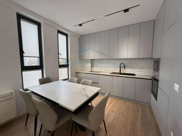 Tirane, jepet me qera apartament 2+1+Ballkon+Post Parkimi  Kati 3, 110 m² 900 € (BULEVARDI RI)   UNA59342