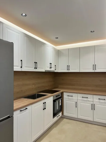 Tirane, jepet me qera apartament 2+1 , 110 m² 900 € 