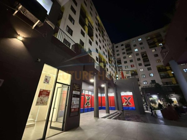 Tirane, shitet Ambjent Biznesi (Atelier Mode) Kati 1, 108 m² 55.000 € (GRAND GALLERY)  UNA59343