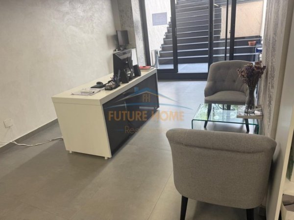 Tirane, jepet me qera ambjent biznesi Kati -1, 57 m² 1.000 € (Ish Ekspozita)