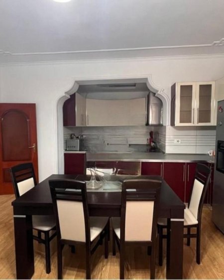 Tirane, jepet me qera apartament 2+1 Kati 4, 92 m² 600 € (jordan misja)