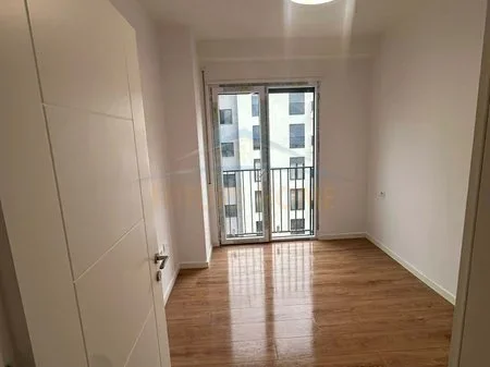 Tirane, shitet apartament 2+1+Ballkon Kati 7, 88 m² 149.000 € (bulevardi i kasharit)
