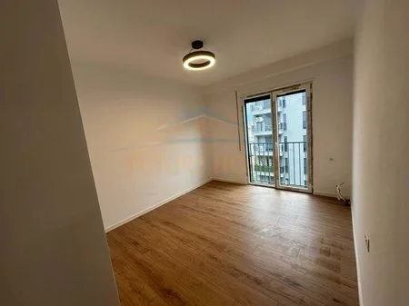 Tirane, shitet apartament 2+1+Ballkon Kati 7, 88 m² 149.000 € (bulevardi i kasharit)