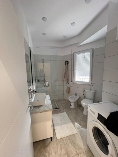 Tirane, shitet apartament 1+1 , 74 m² 187.000 € 