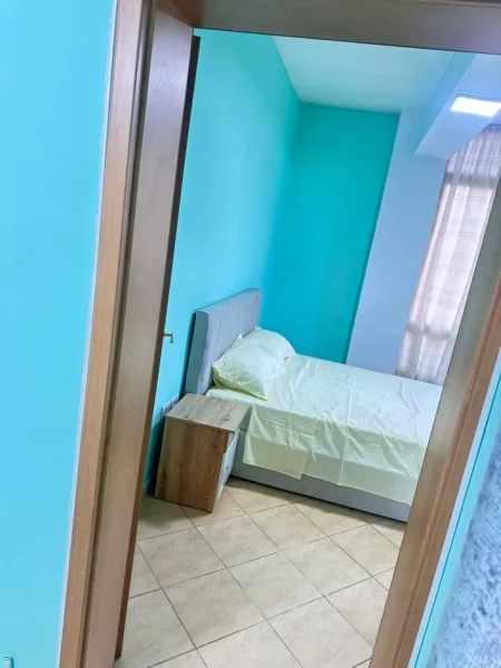 Tirane, jepet me qera apartament 1+1 Kati 10, 70 m² 600 € (Rruga kavajes)
