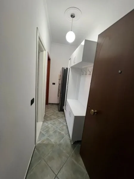 Tirane, jepet me qera apartament 1+1+Ballkon Kati 7, 73 m² 700 € (Kompleksi Delijorgji, Rruga e Kavajës)