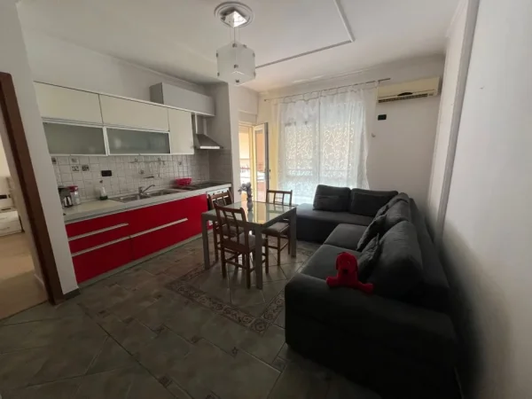 Tirane, jepet me qera apartament 1+1+Ballkon Kati 7, 73 m² 700 € (Kompleksi Delijorgji, Rruga e Kavajës)