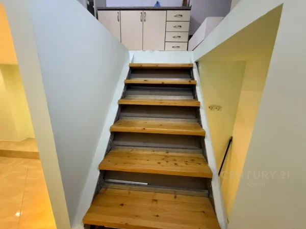 Tirane, shes ambjent biznesi Kati 0, 40 m² 75.000 € (Astir)