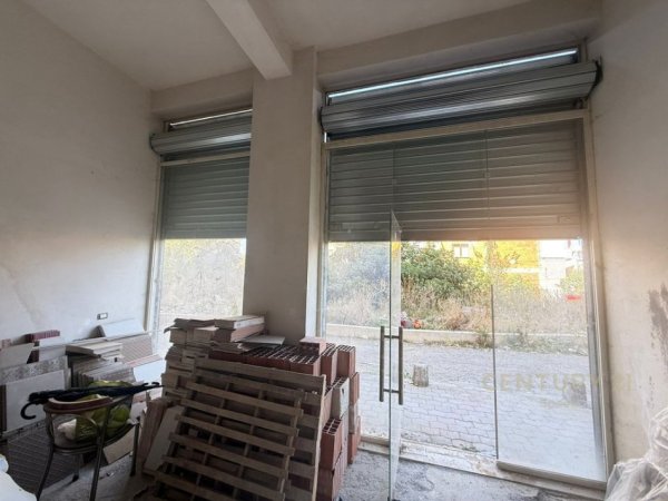 Tirane, shitet ambjent biznesi Kati 0, 58 m² 84.100 € (Astir)