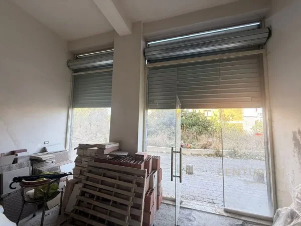 Tirane, shitet ambjent biznesi Kati 0, 58 m² 84.100 € (Astir)