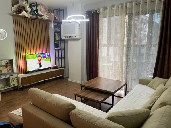 Tirane, jepet me qera apartament 1+1+Ballkon Kati 6, 70 m² 450 € (Yzberisht)
