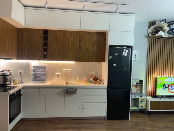 Tirane, jepet me qera apartament 1+1+Ballkon Kati 6, 70 m² 450 € (Yzberisht)