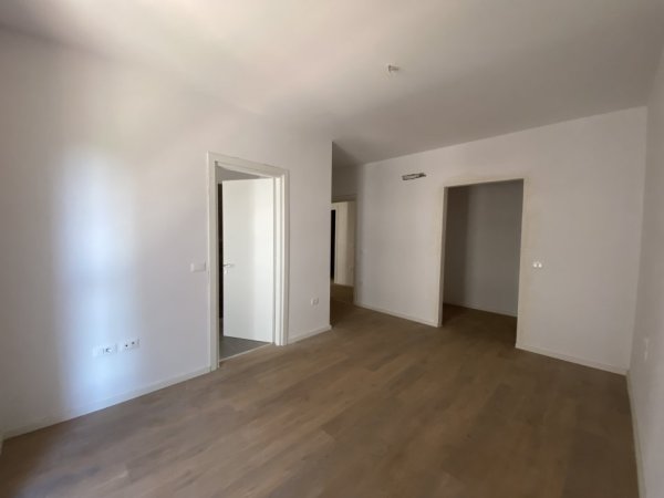 Tirane, shitet apartament 2+1+Ballkon Kati 3, 110 m² 187.700 € (Don Bosko Trio Towers)