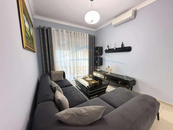 Tirane, jepet me qera apartament 2+1 Kati 1, 108 m² 600 € (Vila L, Unaza e Re)