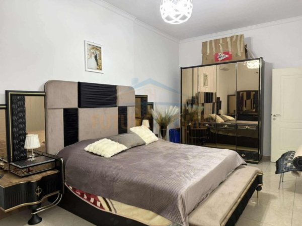 Tirane, jepet me qera apartament 2+1 Kati 1, 108 m² 600 € (Vila L, Unaza e Re)