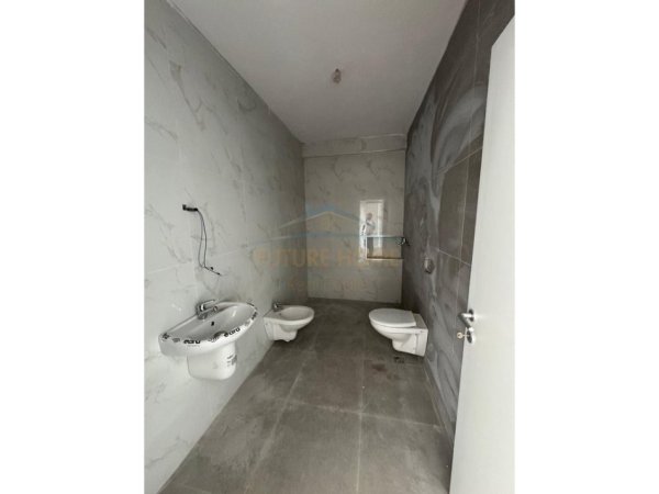 Tirane, shitet apartament 2+1+Ballkon Kati 2, 111 m² 199.000 € (Jordan Misja)