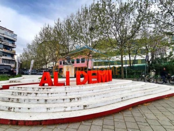 Tirane, shitet apartament 1+1 Kati 0, 57 m² 115.000 € (Ali Demi)