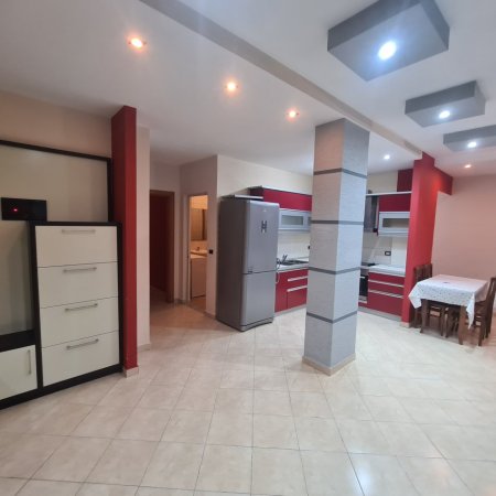Tirane, jap me qera apartament 2+1+Ballkon Kati 3, 105 m² 580 € (Rruga Bilal Sina, Tirane)