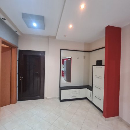 Tirane, jap me qera apartament 2+1+Ballkon Kati 3, 105 m² 580 € (Rruga Bilal Sina, Tirane)