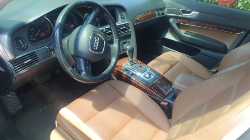 Korce, shitet makine Audi A6 Automatike Nafte, blu e errët automatik Klima 175.002 km 3.500 €