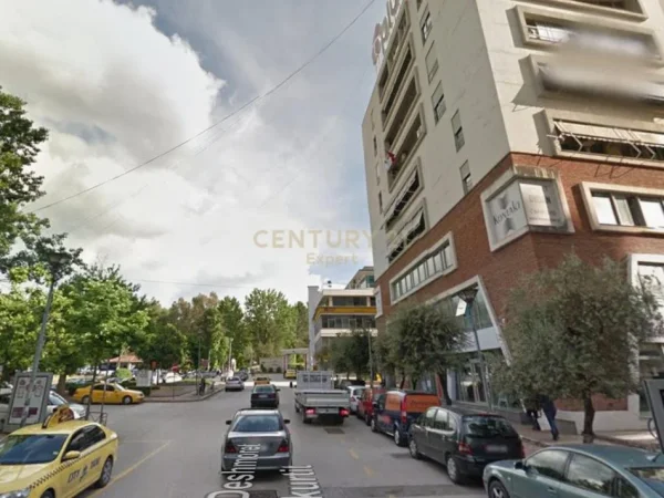 Tirane, shitet apartament 2+1+Aneks+Ballkon Kati 5, 116 m² 650.000 € (Garda)