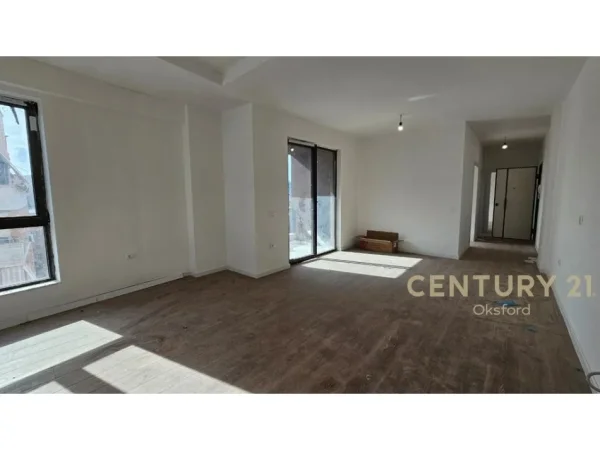 Tirane, jepet me qera apartament 2+1 Kati 6, 93 m² 1.000 € (Myslym Shyri)