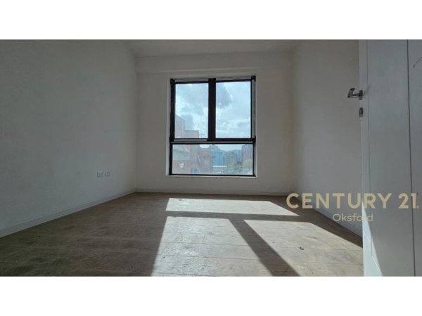 Tirane, jepet me qera apartament 2+1 Kati 6, 93 m² 1.000 € (Myslym Shyri)