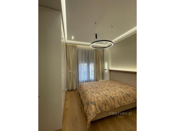 Tirane, jepet me qera apartament 1+1 Kati 3, 71 m² 900 € (Rr. Kosovareve)
