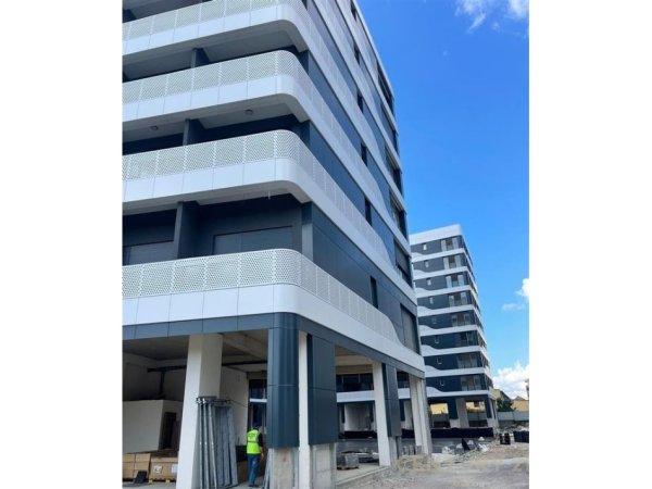 Tirane, shitet zyre Kati 1, 296 m² 653.000 € (Spitali Ushtarak)