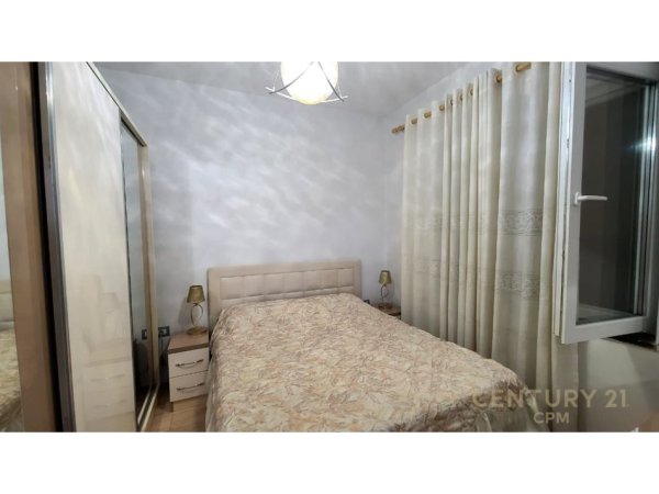Tirane, jepet me qera apartament 2+1 Kati 2, 78 m² 900 € (Rr. Barrikadave)