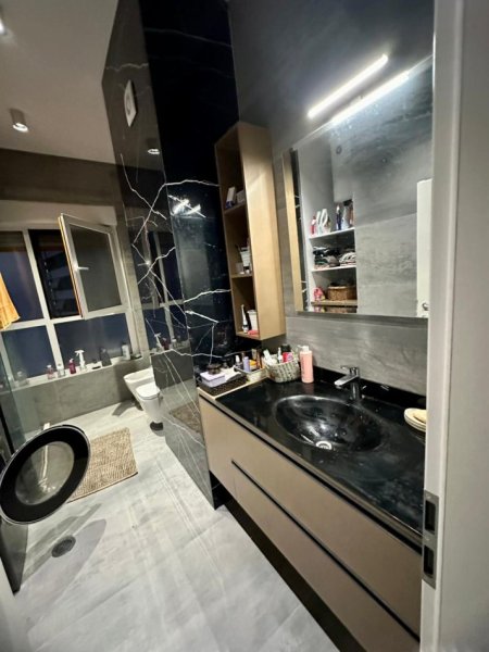 Tirane, shitet apartament 2+1 Kati 5, 115 m² 188.000 € (Ali Dem, Kompleksi Mangalem 21)