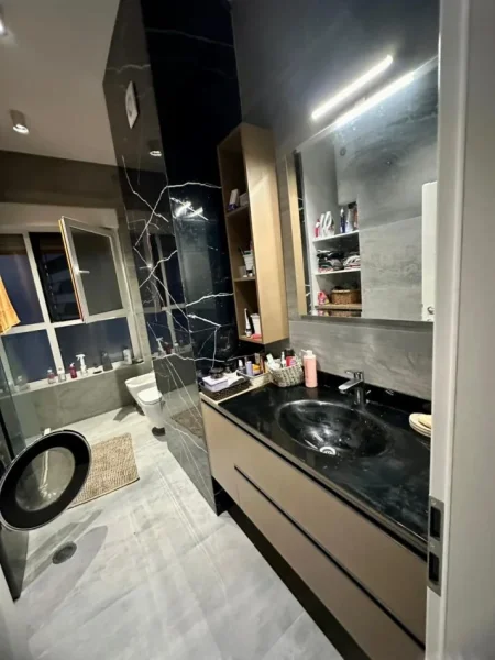 Tirane, shitet apartament 2+1 Kati 5, 115 m² 188.000 € (Ali Dem, Kompleksi Mangalem 21)