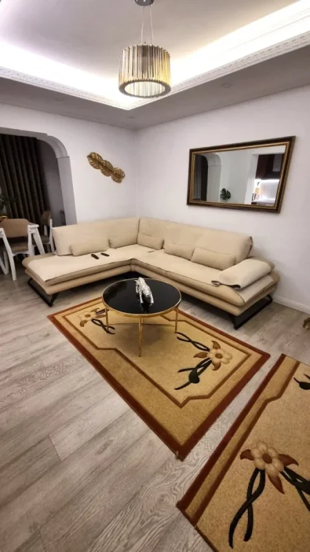 Jepet me Qera Apartament 2+1 ne Porcelan,  Kati 2, 80 m² 500 mije leke