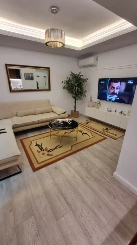 Jepet me Qera Apartament 2+1 ne Porcelan,  Kati 2, 80 m² 500 mije leke