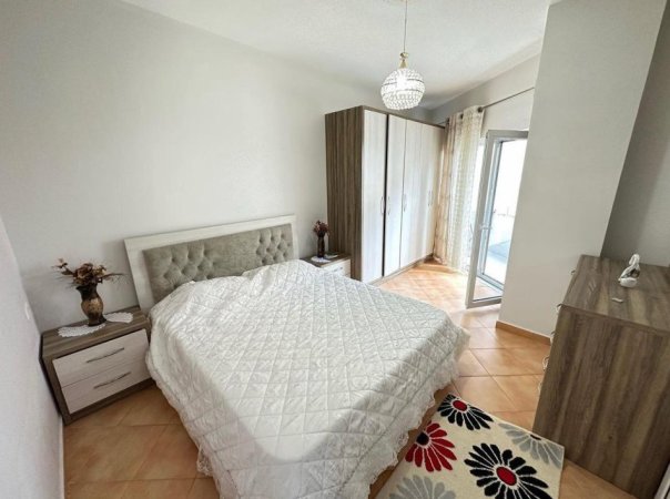 Tirane, jepet me qera apartament 1+1+Ballkon Kati 4, 600 € (Liqeni i Thate, prane Radissonit)