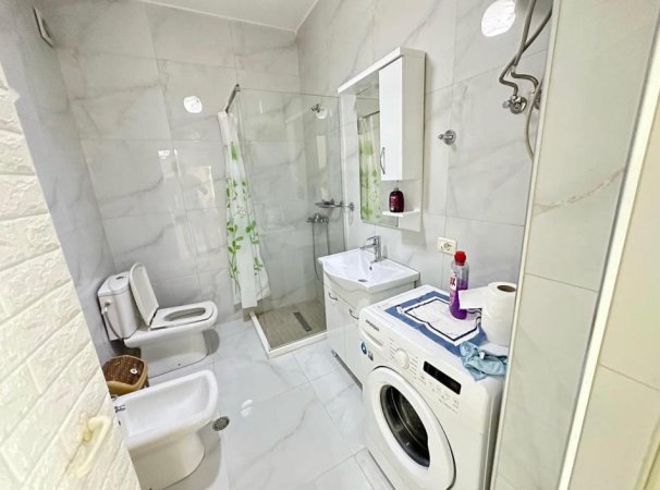 Tirane, jepet me qera apartament 1+1+Ballkon Kati 4, 600 € (Liqeni i Thate, prane Radissonit)