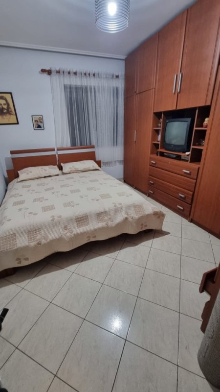 Jepet me Qera Apartament 2+1 ne Porcelan,  Kati 2, 80 m² 500 mije leke