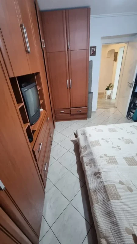 Jepet me Qera Apartament 2+1 ne Porcelan,  Kati 2, 80 m² 500 mije leke