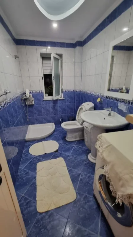 Jepet me Qera Apartament 2+1 ne Porcelan,  Kati 2, 80 m² 500 mije leke