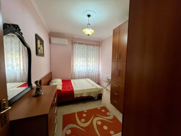 Tirane, jepet me qera apartament 2+1+Ballkon Kati 3, 120 m² 570 € (Astir)