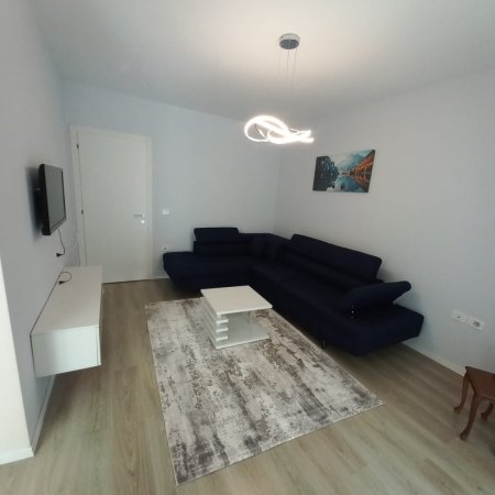 Tirane, jepet me qera apartament Kati 2, 95 m² 700 € ( Apartament me qira 2+1 tek Rezidenca Alba)